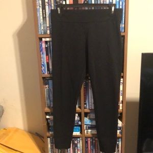 Loft  Outlet  Black Legging Size Medium